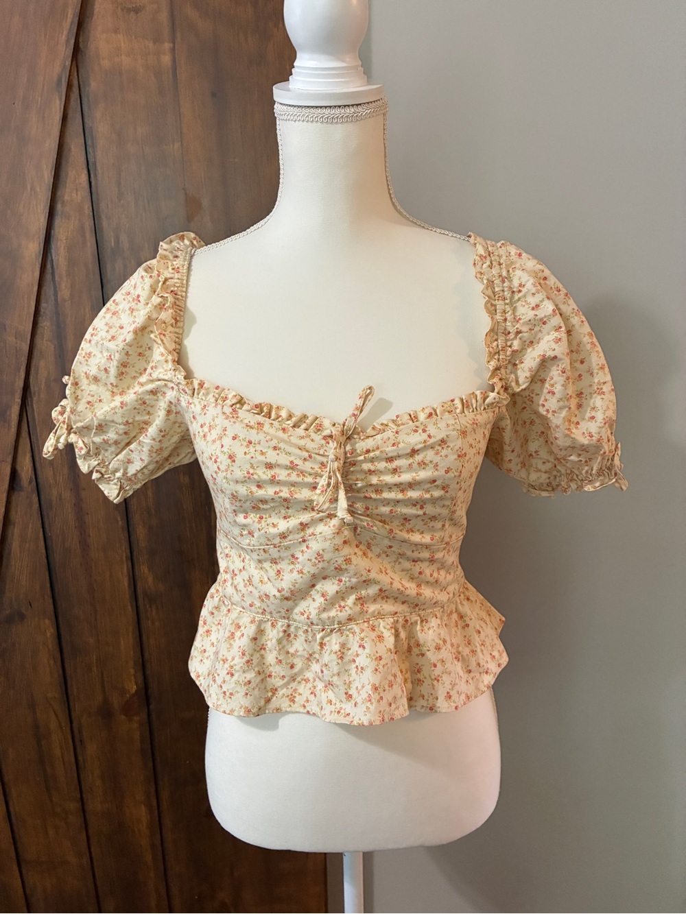 Show Me Your Mumu Women's Floral Top-S- Cropped Boho Peasant Smocking Summer